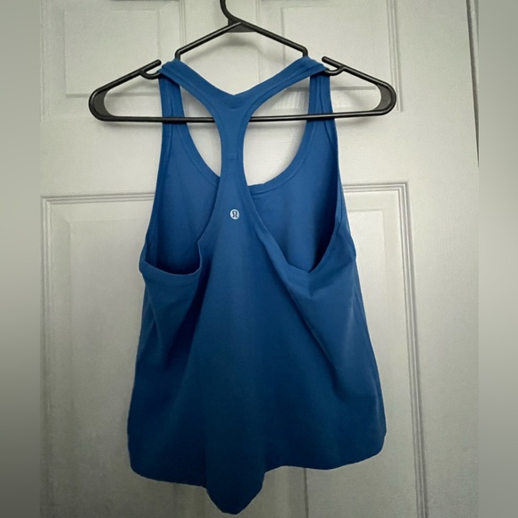 Blue lululemon tank top slight crop size 10 - Picture 2 of 3